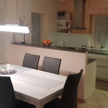 Vila House Inside Ring