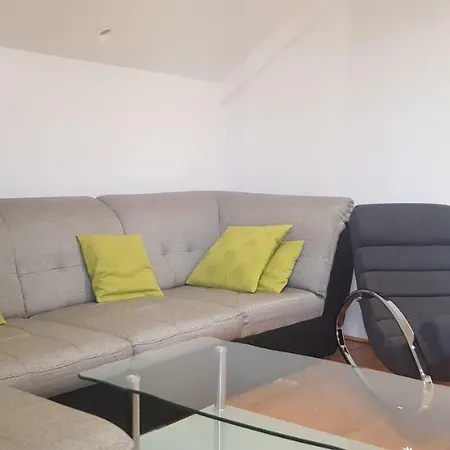 House Inside Ring 빌라